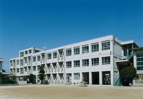 平成16年　名古屋市立西築地小学校耐震工事